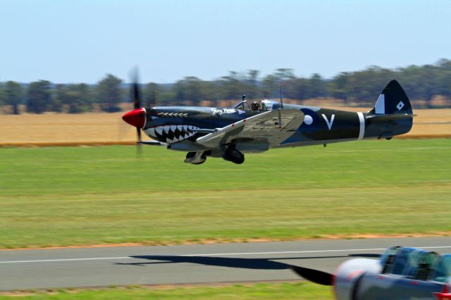 SUPERMARINE Spitfire (VH-HET) - Temora air show 2015. Spitfire V111