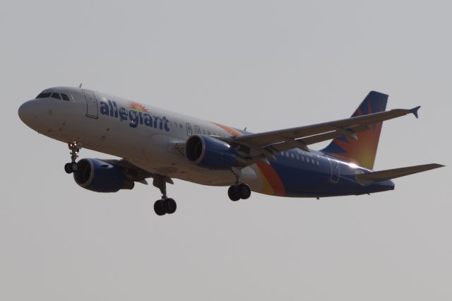 Airbus A320 (ALLEGIANT) - Allegiant on short final for 29R from Las Vegas 