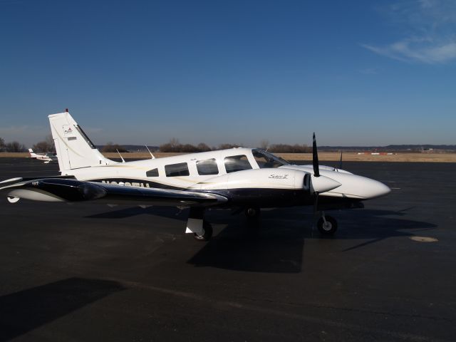 Piper Seneca (N8195U)