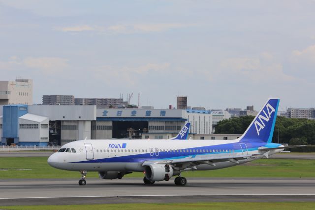 Airbus A320 (JA8997)