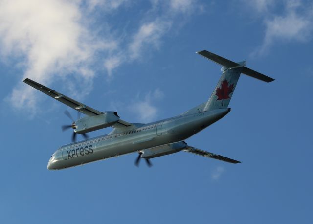 de Havilland Dash 8-400 (C-FSRY)