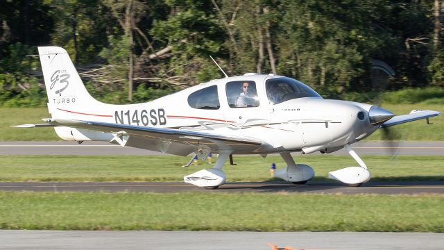 Cirrus SR-22 (N146SB) - N146SB turning off of the taxiway at College Park Airport after a flight from Newport News 