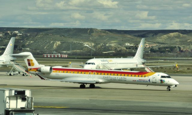 Canadair Regional Jet CRJ-100 (EC-LJS) - Iberia-Air Nostrum Canadair CL-600-2E25 Regional Jet CRJ-1000 EC-LJS in Madrid 