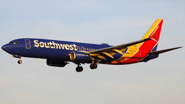 Boeing 737-800 (N8575Z) - Arriving as WN5637 from FLL