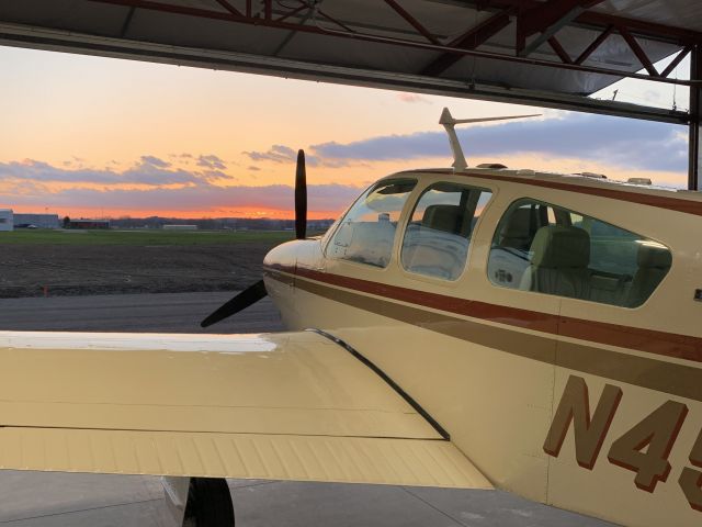 Beechcraft Bonanza (33) (N4532S)