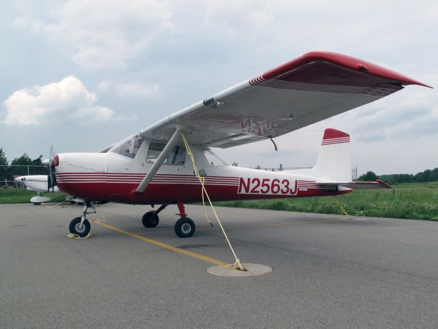 Cessna Commuter (N2563J)