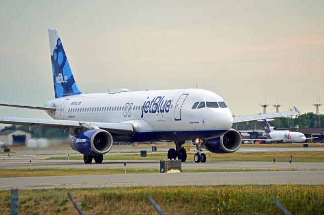 Airbus A320 (N527JL)