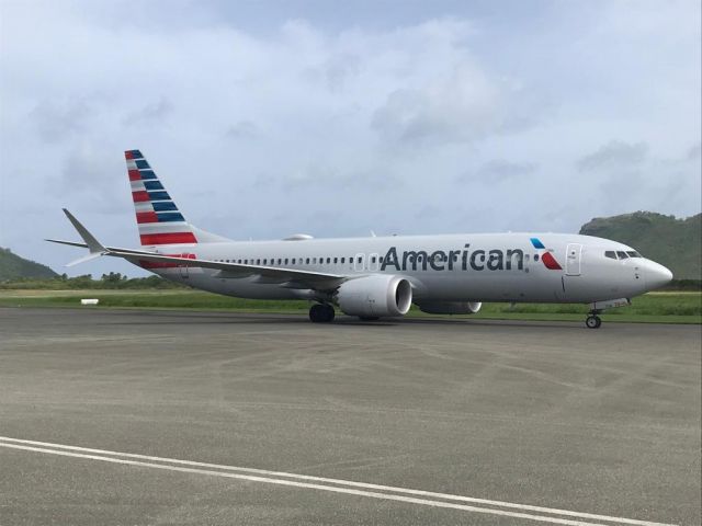 Boeing 737 MAX 8 (N302SA)
