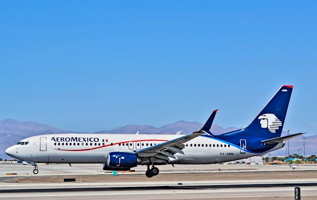 Boeing 737-800 (XA-AMN) - XA-AMN Aeroméxico 2014 Boeing 737-852 cn 39945 / ln 4989 - Split Scimitar Winglets br /br /Las Vegas - McCarran International Airport (LAS / KLAS)br /USA - Nevada April 2, 2015br /Photo: Tomás Del Coro