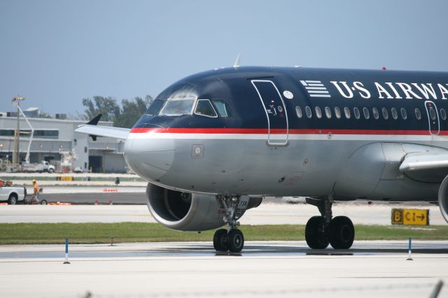 Airbus A319 (N738US)