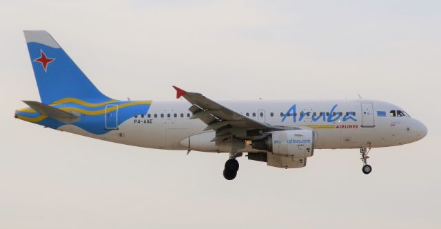 Airbus A319 (P4-AAE)