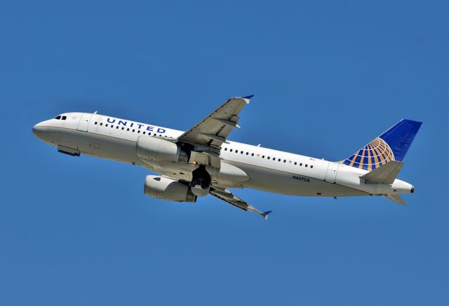 Airbus A320 (N467UA)