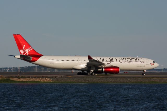 Airbus A330-300 (G-VLUV)