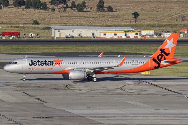 Airbus A321neo (VH-OFQ)