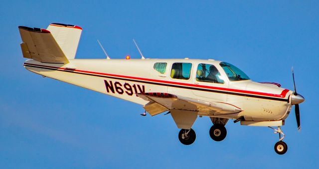 Beechcraft 35 Bonanza (N691V) - N691V 1960 Beech M35 Bonanza C/N D-6430 - North Las Vegas Airport (IATA: VGT, ICAO: KVGT, FAA LID: VGT) November 17, 2018br /Photo: Tomás Del Coro