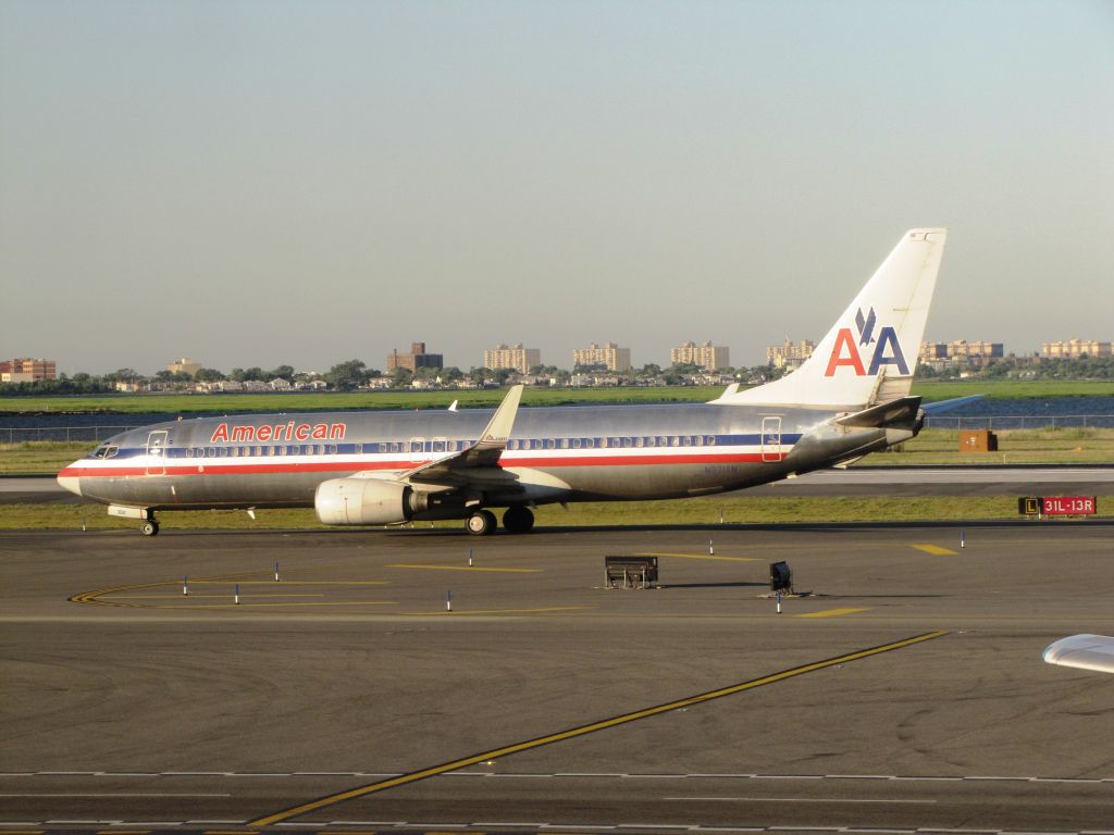 Boeing 737-800 (N971AN)