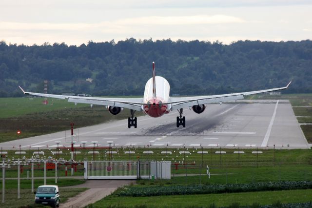 Airbus A330-300 (D-AERQ)