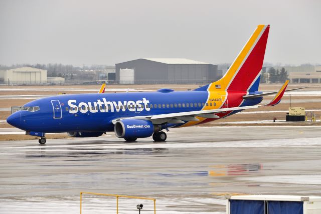 Boeing 737-700 (N404WN) - 02-24-22 Taxiing for departure.