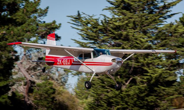 Cessna Skywagon 180 (ZK-EEJ)