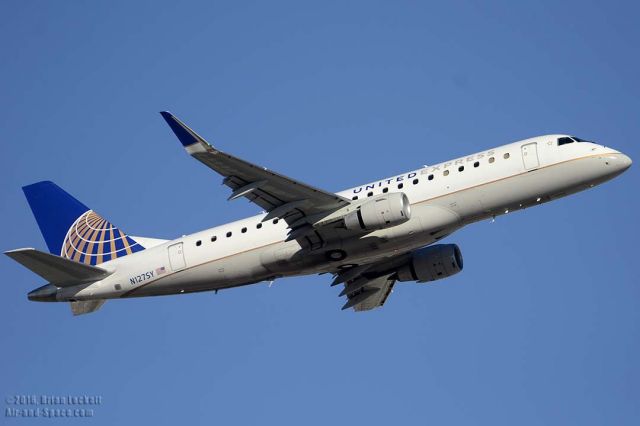 Embraer 170/175 (N127SY) - United Express Embraer ERJ-170-200LR N127SY on January 3, 2016. It is operated by Skywest Airlines. It first flew as PR-EIM. Its construction number is 17000441. It was delivered to Skywest on December 4, 2014. 
