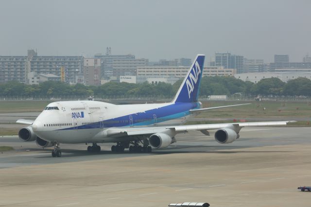 Boeing 747-400 (JA8960)