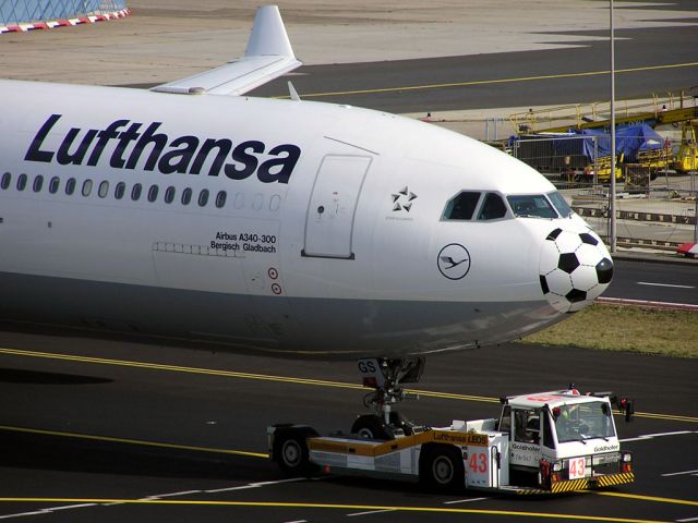 Airbus A340-300 (D-AIGS)