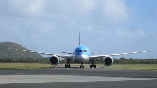 Boeing 787-9 Dreamliner (G-TUIJ)