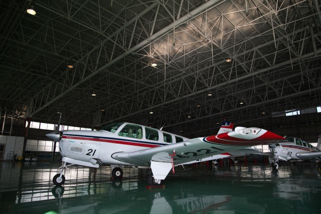 JA4221 — - Beechcraft 36 Bonanzabr /Civil Aviation College(MIYAZAKI.JPN)br /独立行政法人 航空大学校