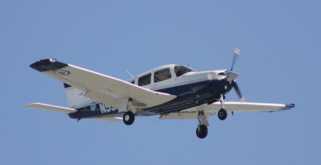 Piper Cherokee (N5352D)