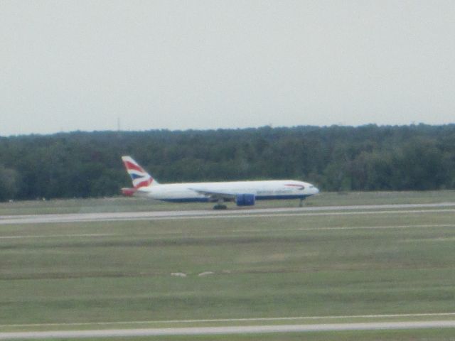 Boeing 777-200 (G-VIIL)