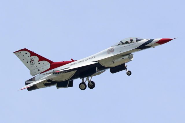 Lockheed F-16 Fighting Falcon — - Thunderbird #2, banking over our street on final for Cleveland Hopkins on 30 Aug 2019 after rehearsing downtown for the Cleveland Air Show. Not too bad of shot from our neighborhood and 30-seconds warning. After all, I couldn’t spill my nice cold beer.
