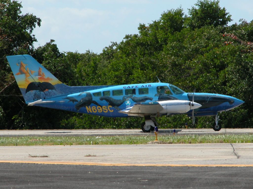 Cessna 402 (N69SC)