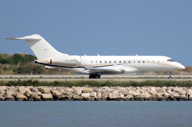 Bombardier Global Express (VP-CFM) - Taxiing to depart rwy 04R on 18-Jun-23 heading for LFPB.