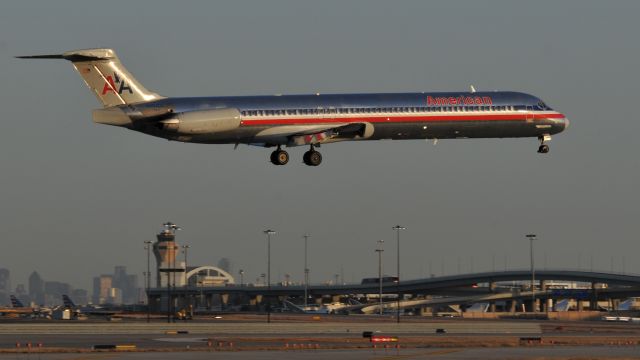 McDonnell Douglas MD-83 (N9620D)