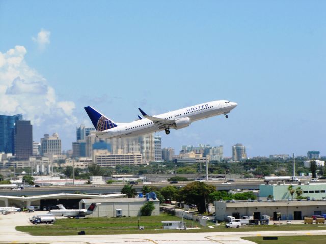 Boeing 737-800 (N87507)