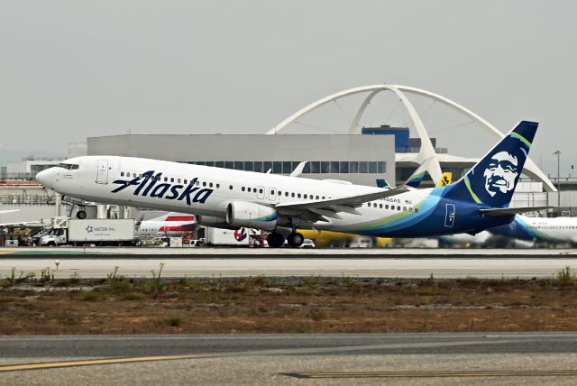 Boeing 737-900 (N408AS)