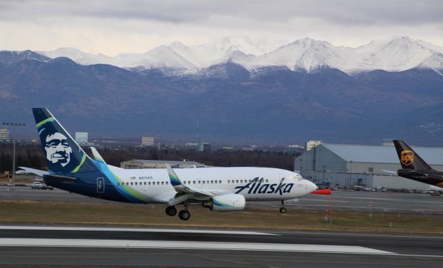 Boeing 737-700 (N611AS)