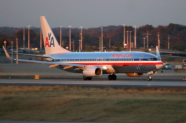 Boeing 737-700 (N824NN) - Sunset departure from runway 20R at Nashville 