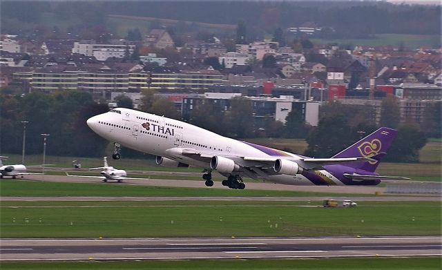 Boeing 747-400 (HS-TGO)