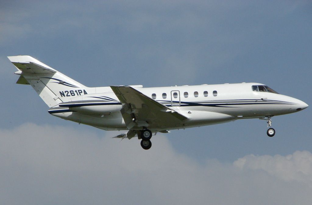 Hawker 1000 (N261PA)