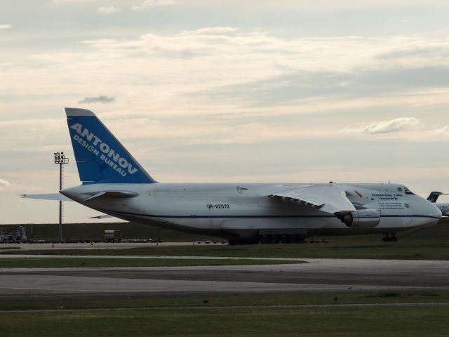 Antonov An-124 Ruslan (UR-82072)