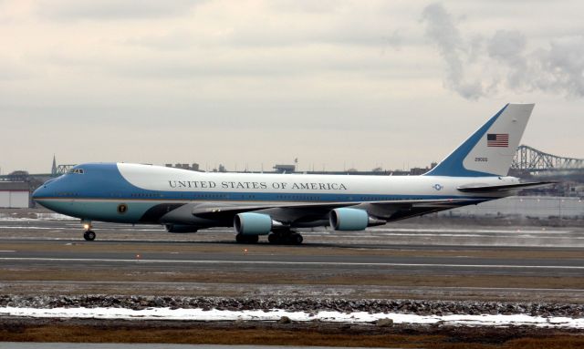 Boeing 747-200 (92-9000)