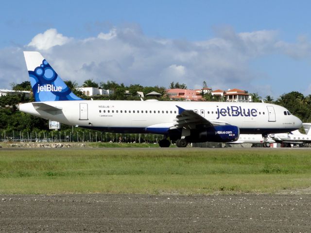Airbus A320 (N561JB)