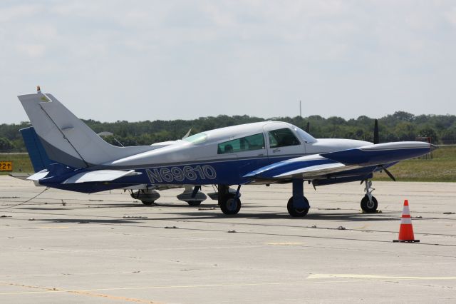 Cessna 310 (N69610) - Cessna 310 - N69610