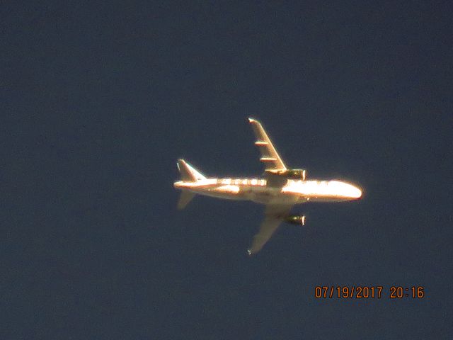 Airbus A320 (N218FR)