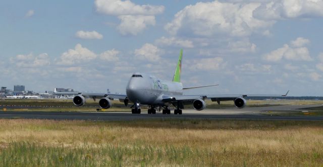 Boeing 747-400 (TC-ACG) - B747-481(BDSF) TC-ACG taxiing to rwy 18 FRA for flight TK6408 to IST with a delay of nearly 5 hours. Photo made 14.07.2024, 13:28
