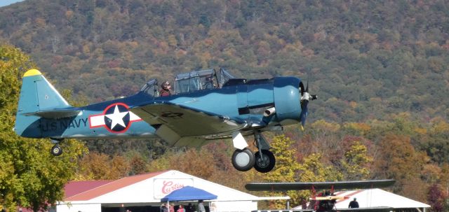 North American T-6 Texan (N2983) - On short final at the annual Great Pumpkin Fly-In is this 2002 North American T-6G Texan advanced Trainer in the Autumn of 2022.