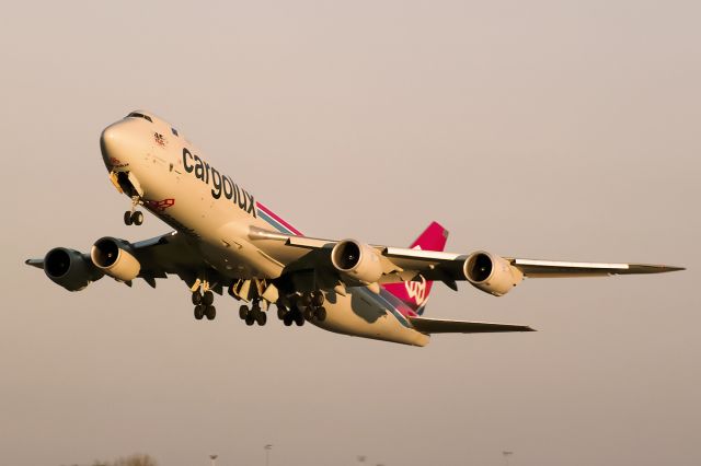 BOEING 747-8 (LX-VCE)