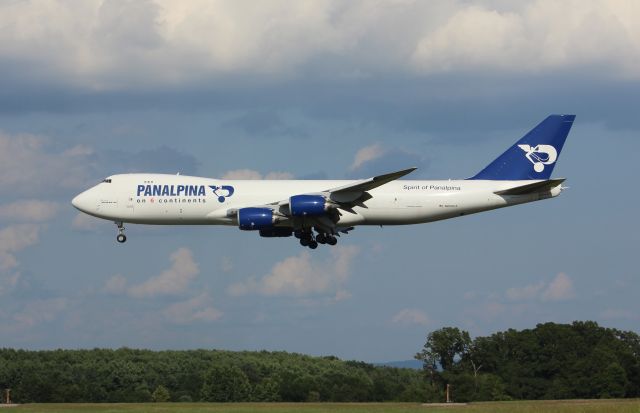 Boeing 747-200 (N850GT) - Just a few seconds from touchdown on Runway 36L @ Huntsville International