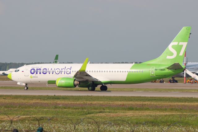 Boeing 737-800 (RA-73664)